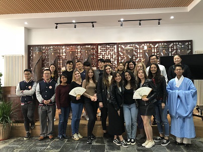 90足球比分app
留学生走进民族艺术教育学校.jpg